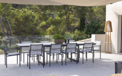 Table repas BASTINGAGE aluminium GRIS , duratek Plateau HPL beton ciré - 12 personnes Les Jardins