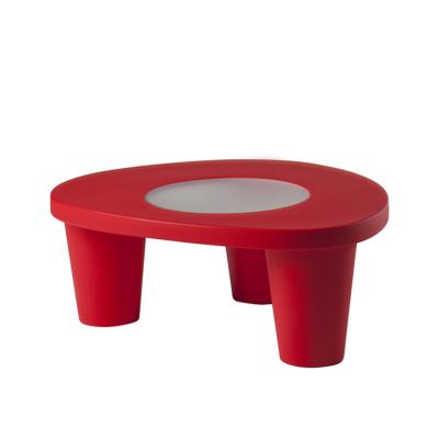 Table basse LOW LITA en polyethylène, design Paola Navone, coloris ROUGE FLAMME, Slide