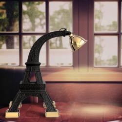 Lampe de table PARIS en polyethylène et metal coloris Noir H59,8cm design Studio Job Marque Qeeboo